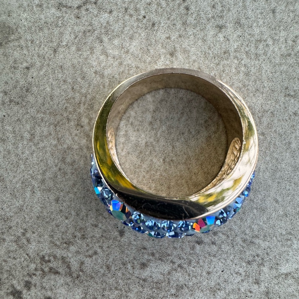 JCM Brass Ring w/Malaysian Crystals - Picture 4 of 6